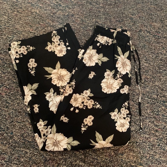 Shein Floral Flared Pants - Picture 5 of 5